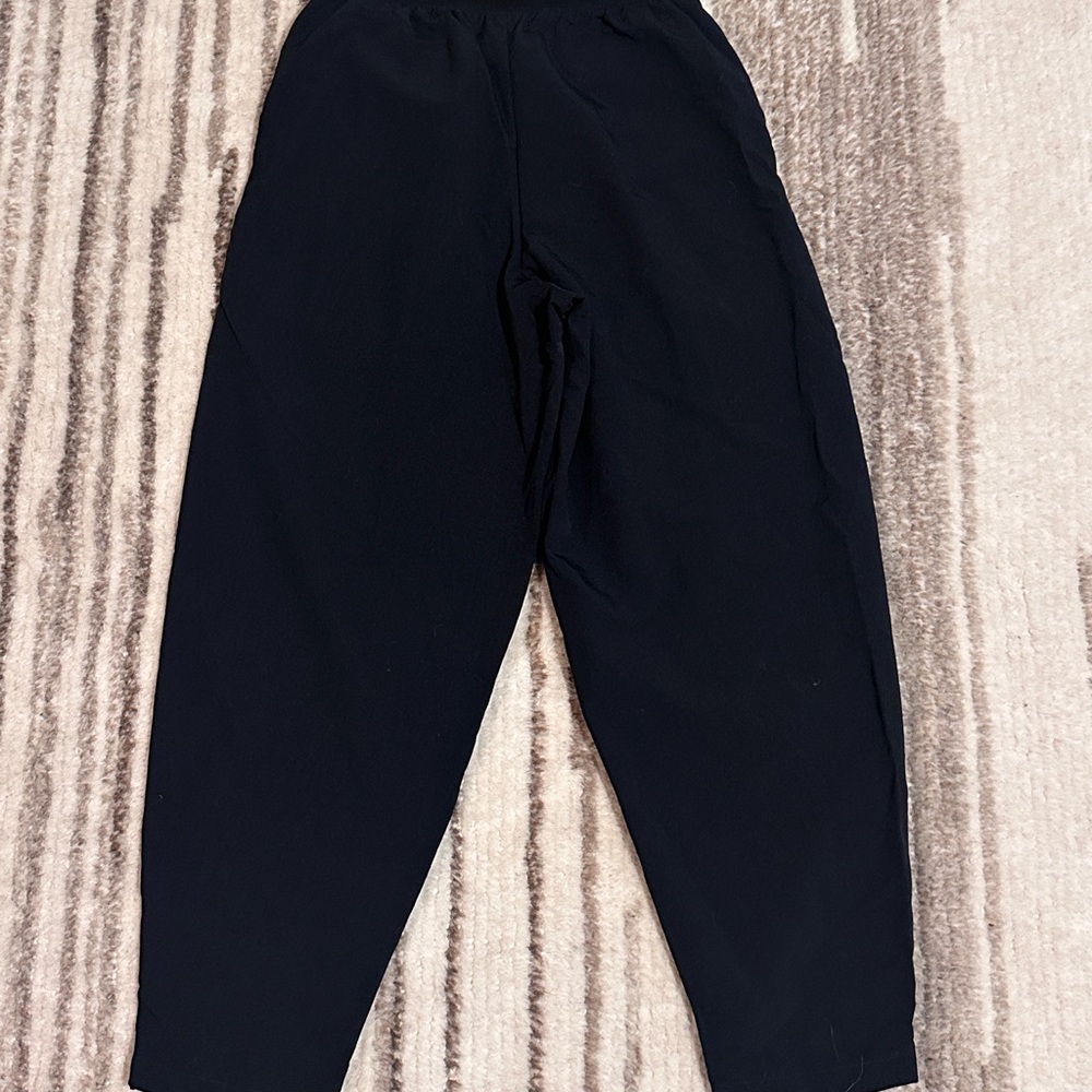 Nike Women’s Black Joggers with Sherpa outer-lined pockets. - Picture 3 of 4